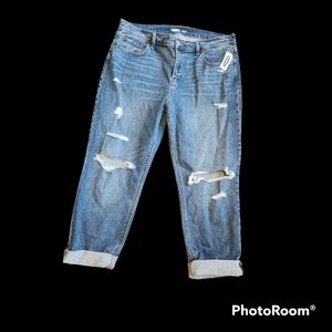 New Old Navy distressed boyfriend style mid rise